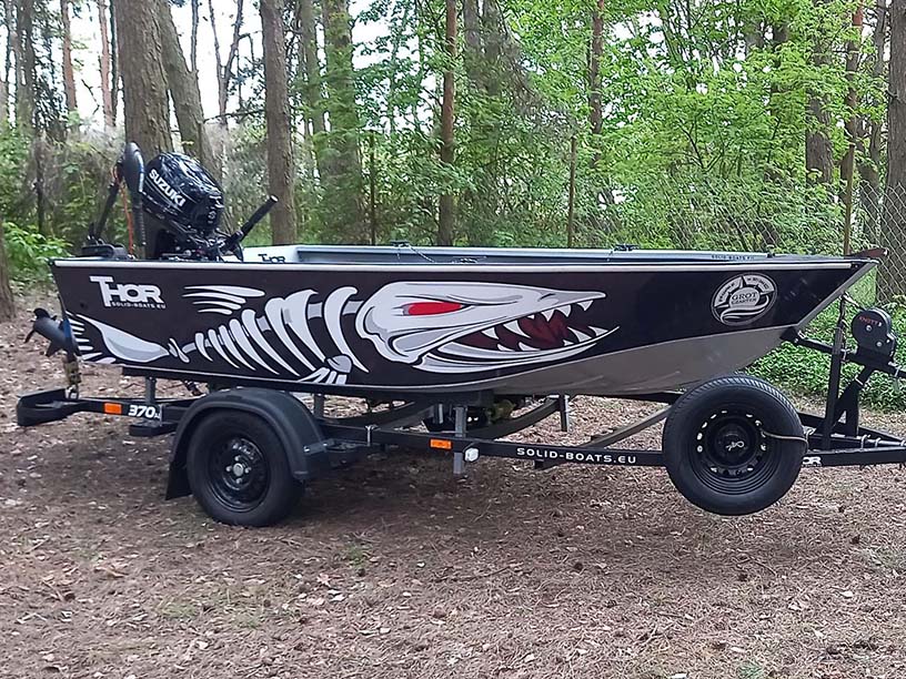 Grot-czarter Thor 370